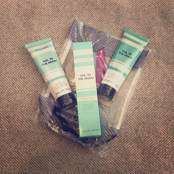 Mary Kay Other - Mary Kay Sail to the Moon shower set, mist, lotion